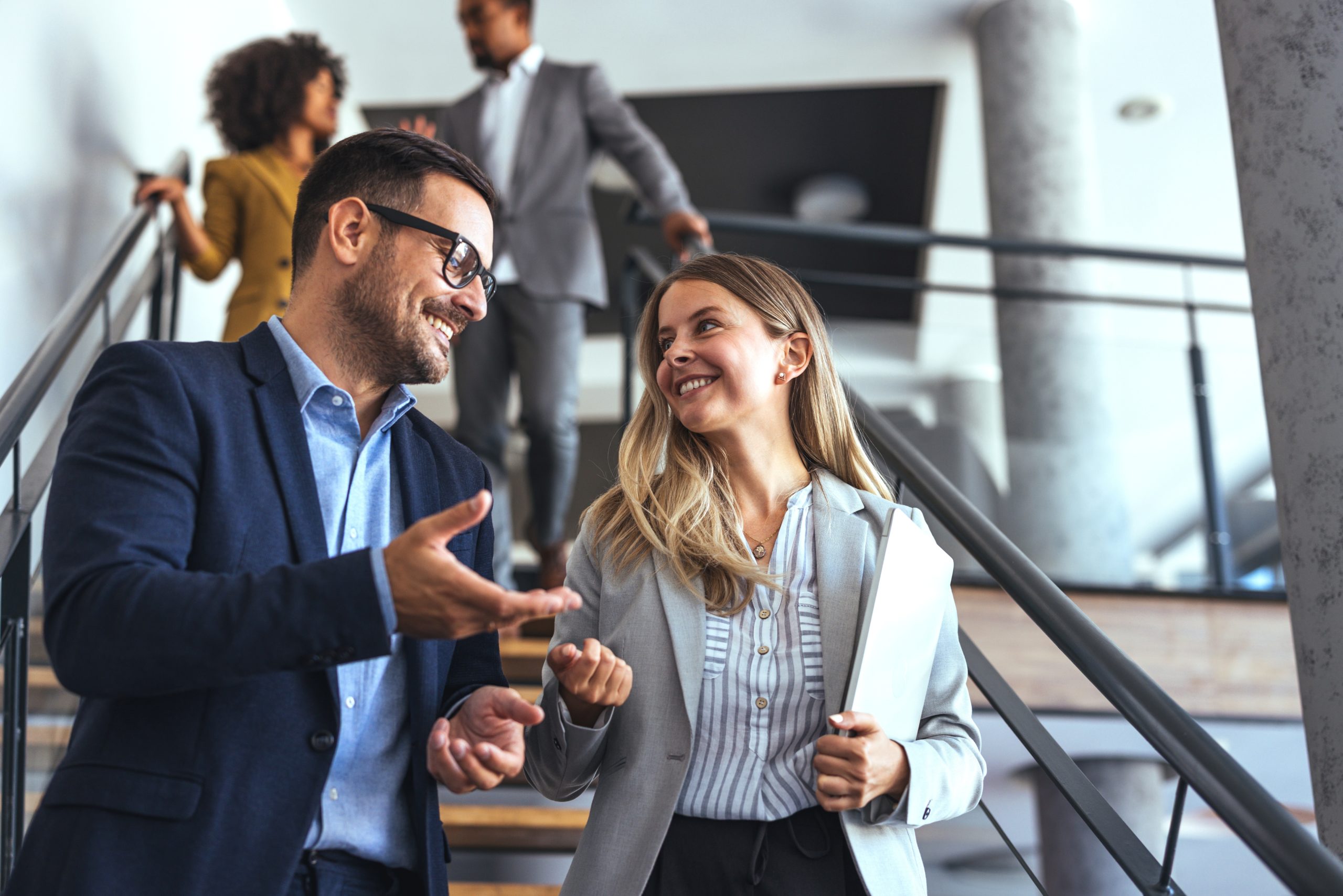 Inovações em benefícios para atrair e reter talentos no mercado competitivo